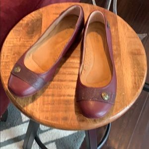 Softspots burgundy leather flats